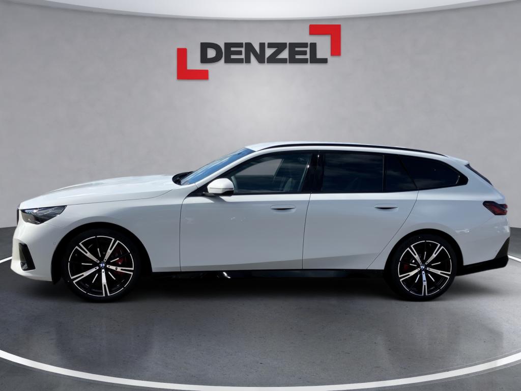 Bild 1: BMW i5 eDrive40 Touring
