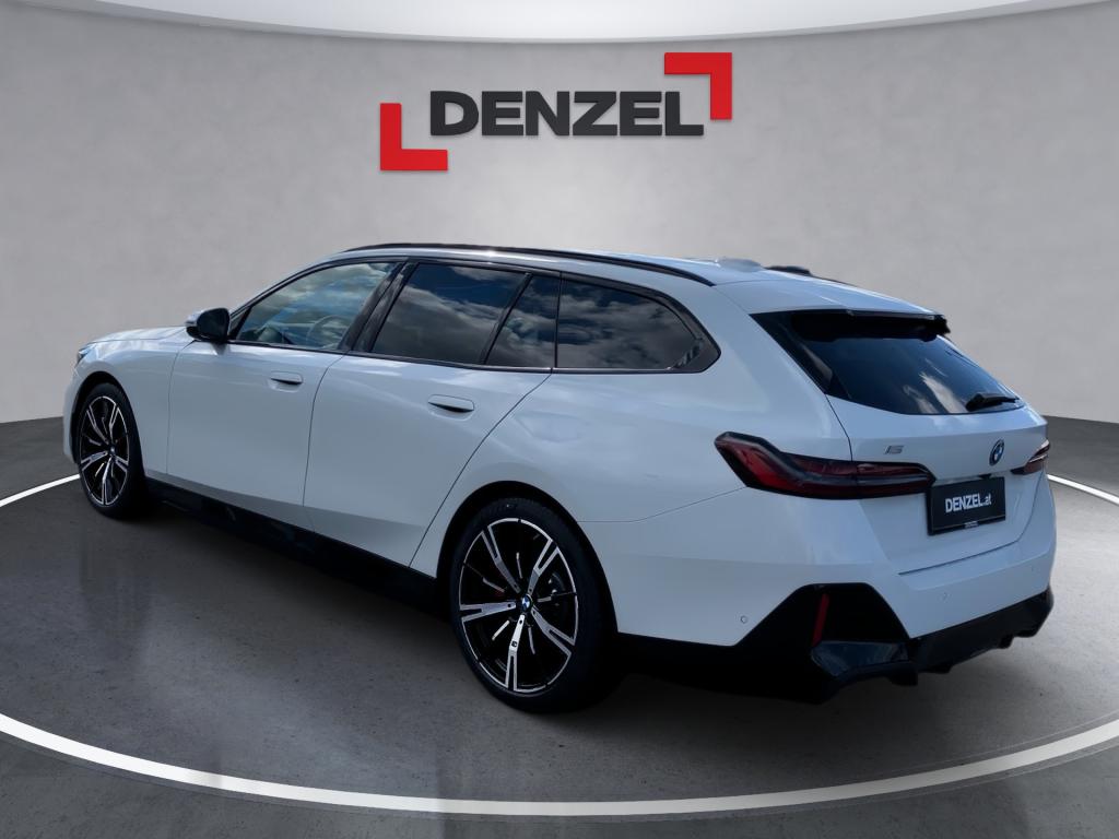 Bild 2: BMW i5 eDrive40 Touring