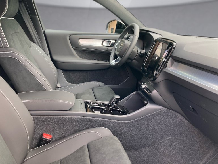 Bild 7: VOLVO PKW XC40 Ultra, B3 Mild Hybrid, Benzin, Dark