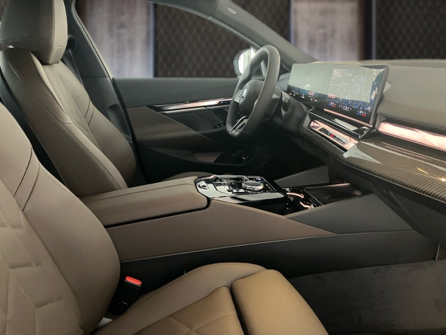 Bild 8: BMW i5 xDrive40 Lim.G60