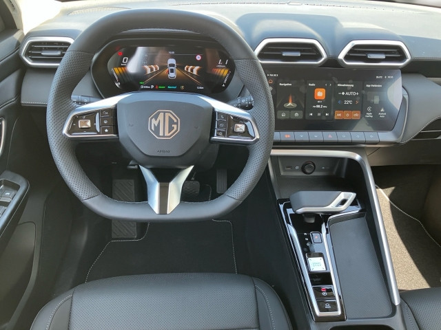 Bild 11: MG ZS HEV Luxury MY26 Österreich Paket
