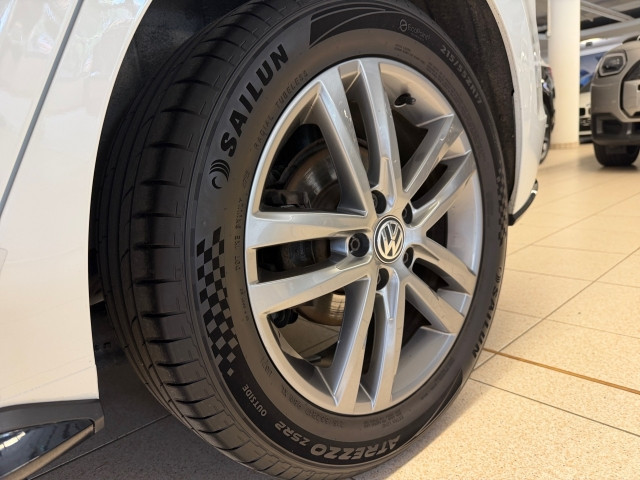 Bild 7: VW Touran 1,5 TSI ACT Comfortline