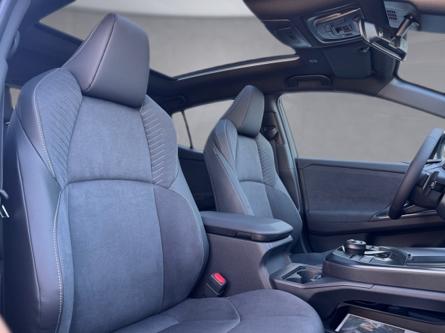 Bild 10: Toyota C-HR+  BEV 2  4x4 Lounge ECV