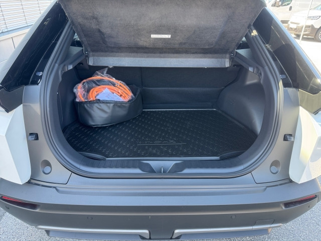 Bild 12: Toyota C-HR+  BEV 2  4x4 Lounge ECV