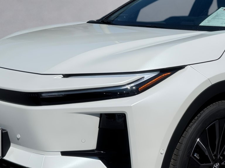 Bild 6: Toyota C-HR+  BEV 2  4x4 Lounge ECV
