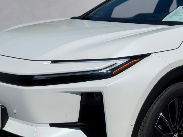 Bild 6: Toyota C-HR+  BEV 2  4x4 Lounge ECV