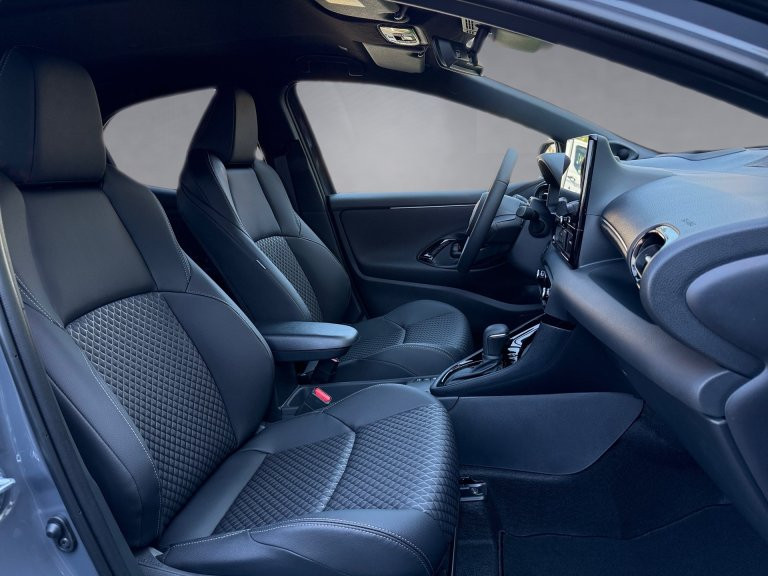 Bild 10: Toyota Yaris 5-Türer Lounge 1,5L Hybrid Syst. 96 kW (130