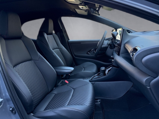 Bild 10: Toyota Yaris 5-Türer Lounge 1,5L Hybrid Syst. 96 kW (130