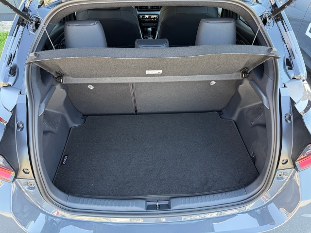 Bild 12: Toyota Yaris 5-Türer Lounge 1,5L Hybrid Syst. 96 kW (130
