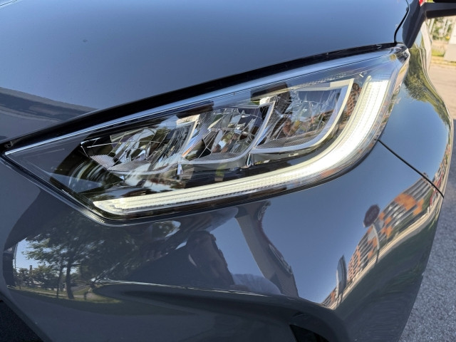 Bild 6: Toyota Yaris 5-Türer Lounge 1,5L Hybrid Syst. 96 kW (130