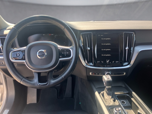 Bild 6: VOLVO PKW V60 D3 Momentum Pro