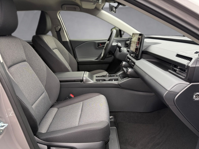 Bild 5: Toyota RAV4 HEV 4WD Teamplayer