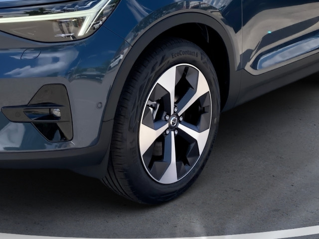 Bild 5: VOLVO PKW XC40 Ultra, B3 Mild Hybrid, Benzin, Dark