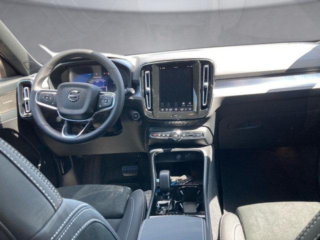 Bild 6: VOLVO PKW XC40 Ultra, B3 Mild Hybrid, Benzin, Dark