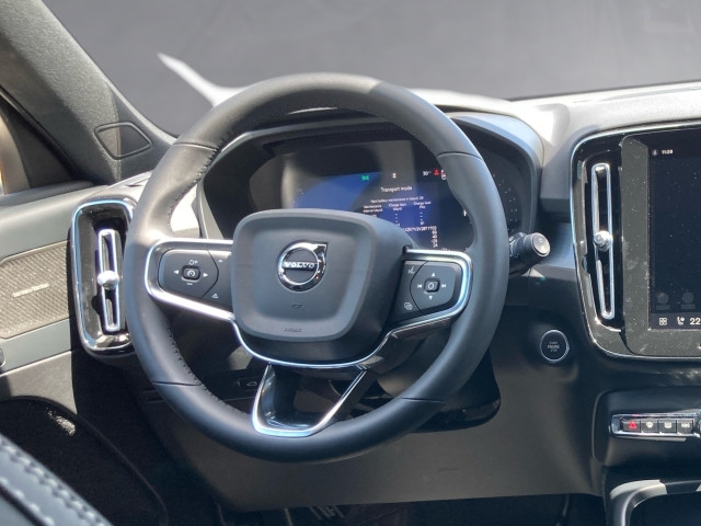 Bild 7: VOLVO PKW XC40 Ultra, B3 Mild Hybrid, Benzin, Dark