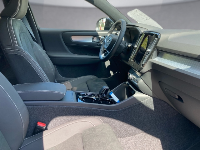 Bild 8: VOLVO PKW XC40 Ultra, B3 Mild Hybrid, Benzin, Dark