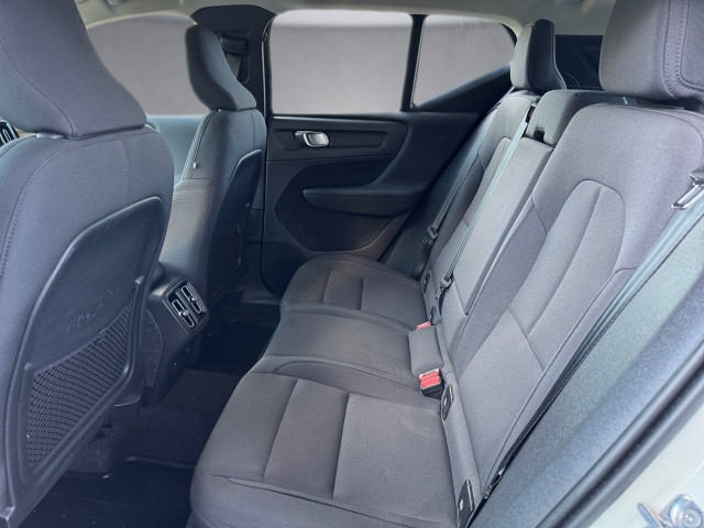 Bild 11: VOLVO PKW XC40 T3 Momentum Geartronic