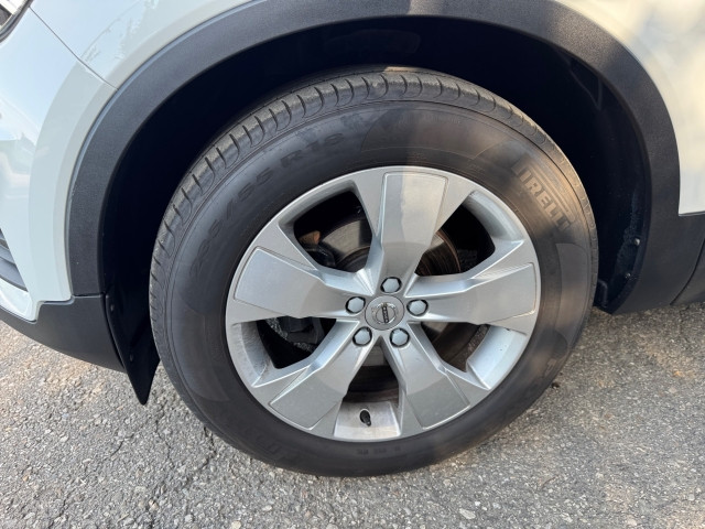 Bild 7: VOLVO PKW XC40 T3 Momentum Geartronic