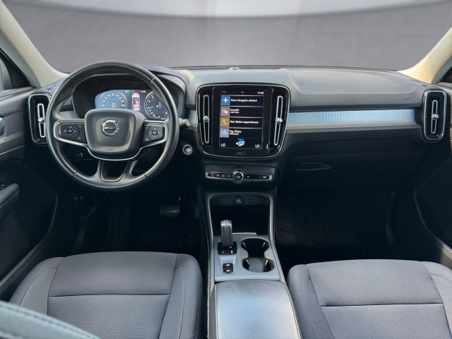 Bild 8: VOLVO PKW XC40 T3 Momentum Geartronic
