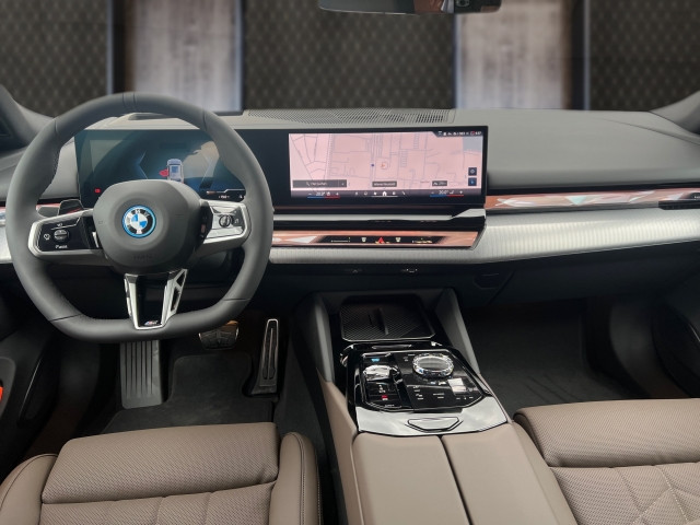 Bild 8: BMW i5 xDrive40 Touring