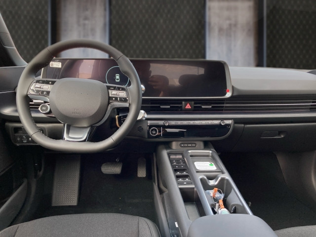 Bild 5: Hyundai IONIQ 6 Comfort Line 84 kWh 2WD 2WD i66c1-O4