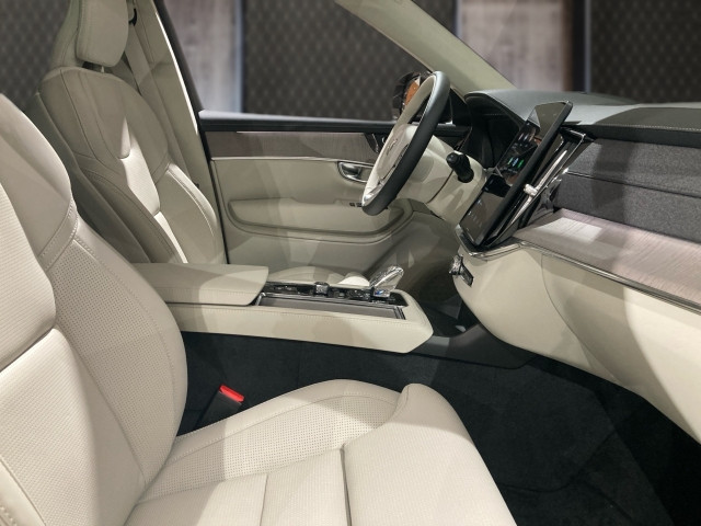 Bild 6: VOLVO PKW XC90 T8 PHEV Ultra Dark (7 Sitzer)