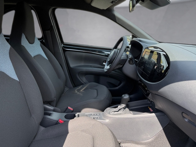 Bild 10: Toyota Aygo X 5-Türer Active 1,5 l Hybrid Stufenlose Auto