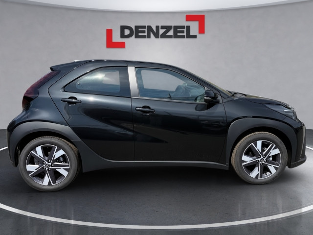 Bild 4: Toyota Aygo X 5-Türer Active 1,5 l Hybrid Stufenlose Auto