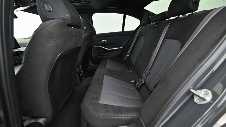 Bild 14: BMW 320i xDrive Limousin