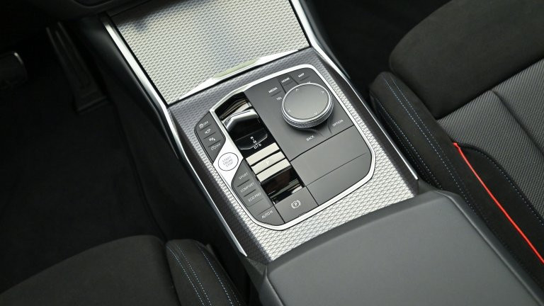 Bild 3: BMW 320i xDrive Limousin