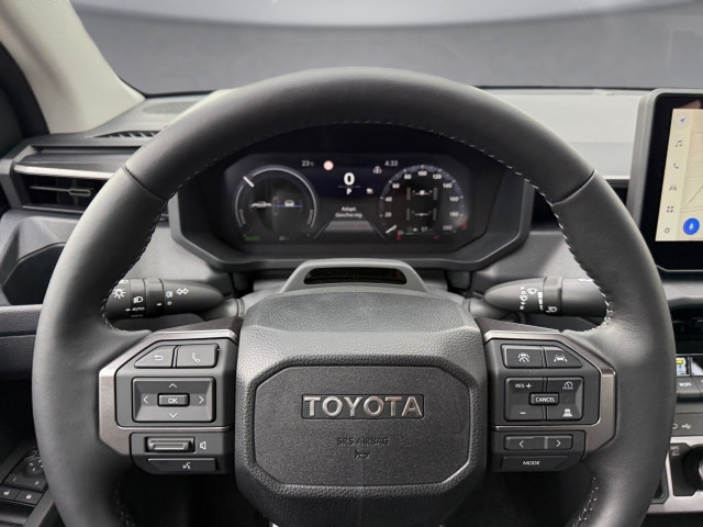 Bild 9: Toyota Hilux Double Cab Duty 144kWh Elektro Automatik (4x