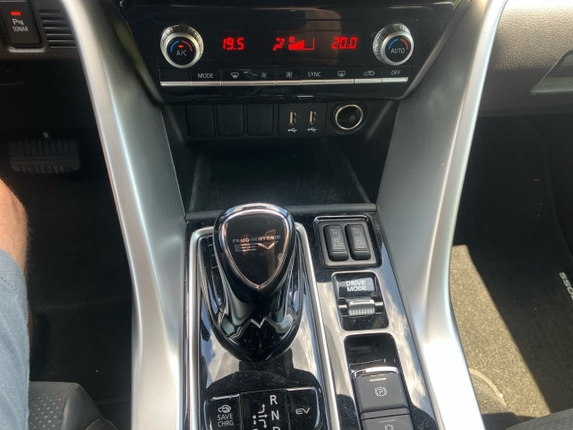 Bild 12: Mitsubishi Eclipse Cross PHEV 2,4 4WD Intense+ Black Line