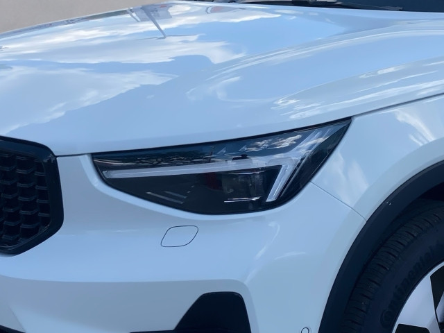 Bild 4: VOLVO PKW XC40 Ultra, B3 Mild Hybrid, Benzin, Dark