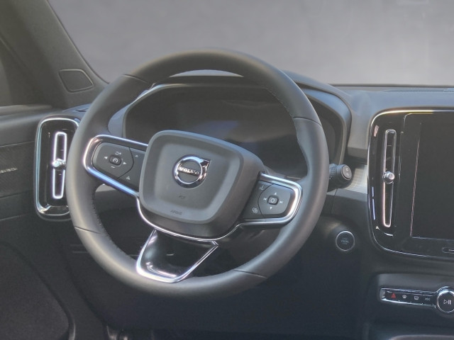 Bild 7: VOLVO PKW XC40 Ultra, B3 Mild Hybrid, Benzin, Dark