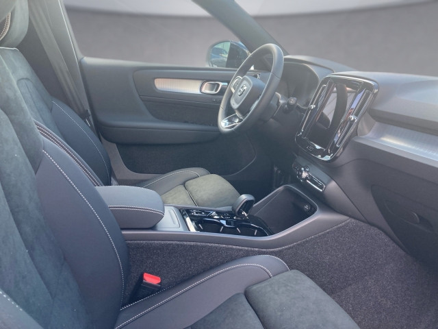 Bild 8: VOLVO PKW XC40 Ultra, B3 Mild Hybrid, Benzin, Dark