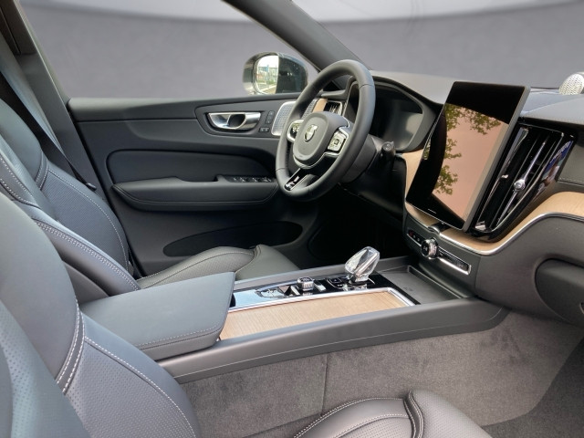Bild 2: VOLVO PKW XC60 Ultra, T6 AWD Plug-in Hybrid, Elektrisch/Benzin, Dark