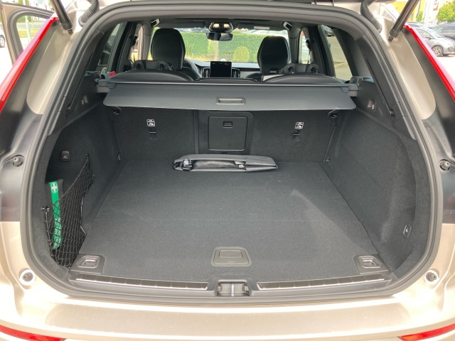 Bild 4: VOLVO PKW XC60 Ultra, T6 AWD Plug-in Hybrid, Elektrisch/Benzin, Dark
