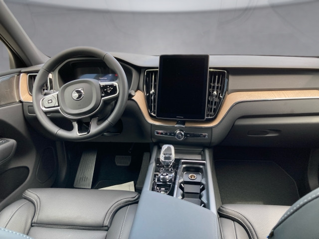 Bild 8: VOLVO PKW XC60 Plus, T6 AWD Plug-in Hybrid, Elektrisch/Benzin, Dark