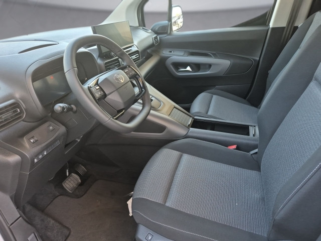 Bild 10: Toyota Proace City Verso Lounge L2 1,5-D 130 AT
