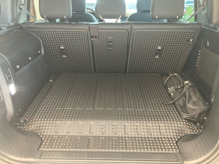 Bild 8: Land Rover Defender 110 D250 X-Dynamic SE