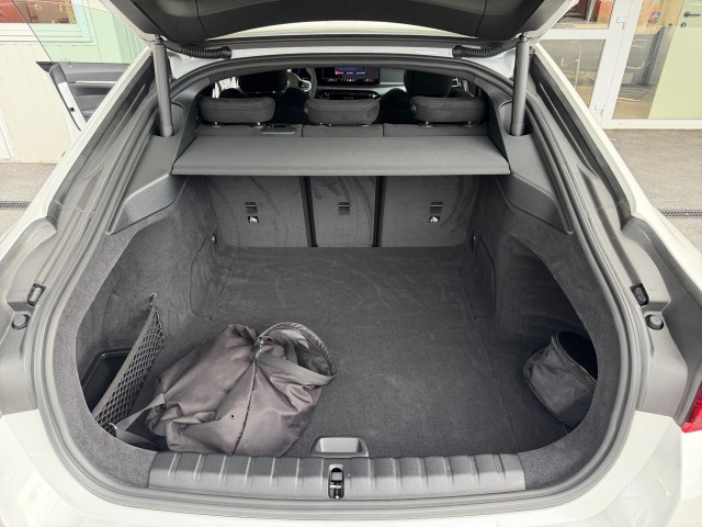 Bild 12: BMW i4 xDrive40 Gran Coupe G26