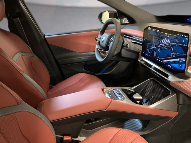Bild 10: BMW iX3 40