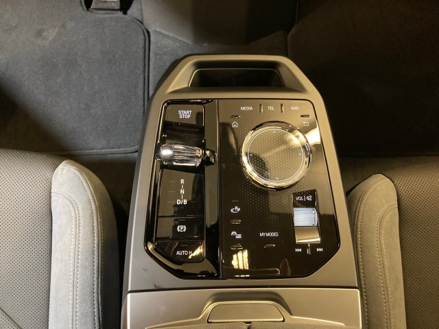 Bild 14: BMW PKW i-Serie iX xDrive45 I20