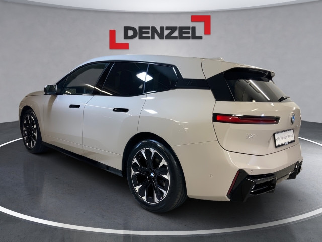 Bild 2: BMW PKW i-Serie iX xDrive45 I20