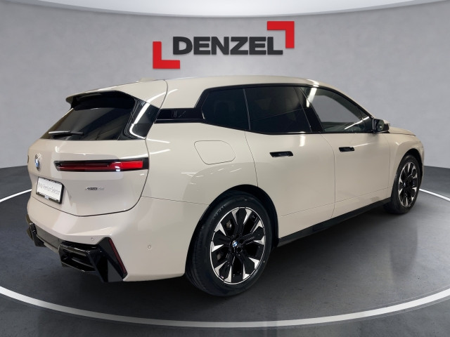 Bild 3: BMW PKW i-Serie iX xDrive45 I20