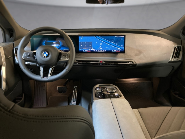 Bild 8: BMW PKW i-Serie iX xDrive45 I20