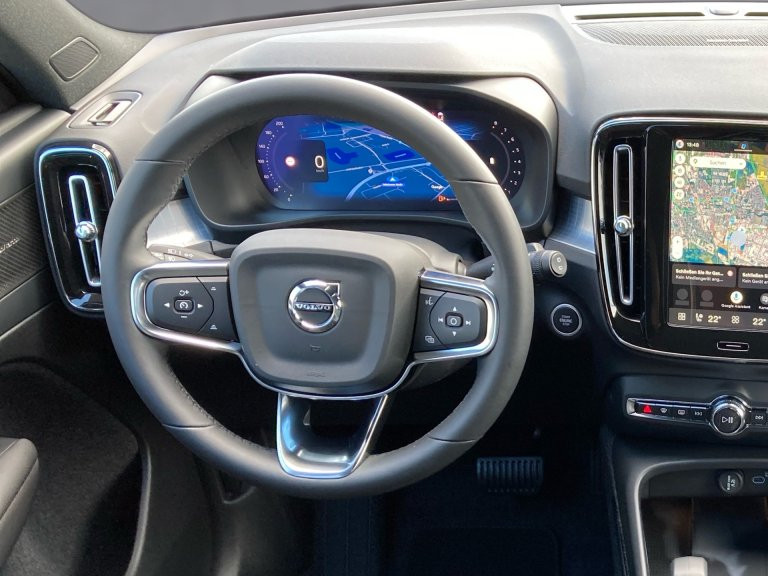 Bild 9: VOLVO PKW XC40 B3 Plus Dark Mild Hybrid