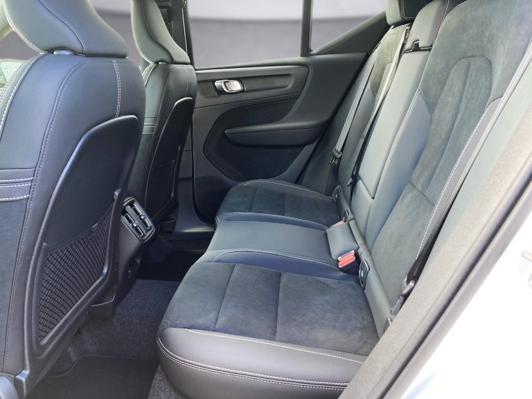 Bild 11: VOLVO PKW XC40 B3 Plus Dark Mild Hybrid