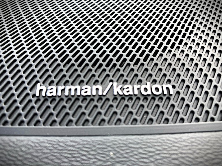 Bild 13: VOLVO PKW XC40 B3 Plus Dark Mild Hybrid