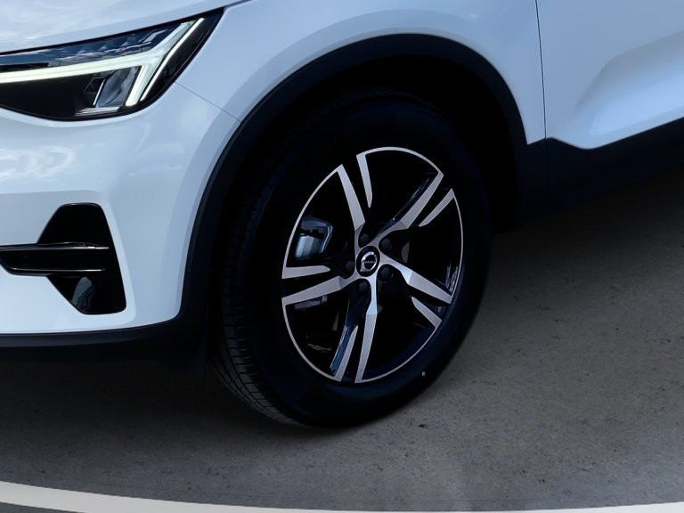 Bild 7: VOLVO PKW XC40 B3 Plus Dark Mild Hybrid